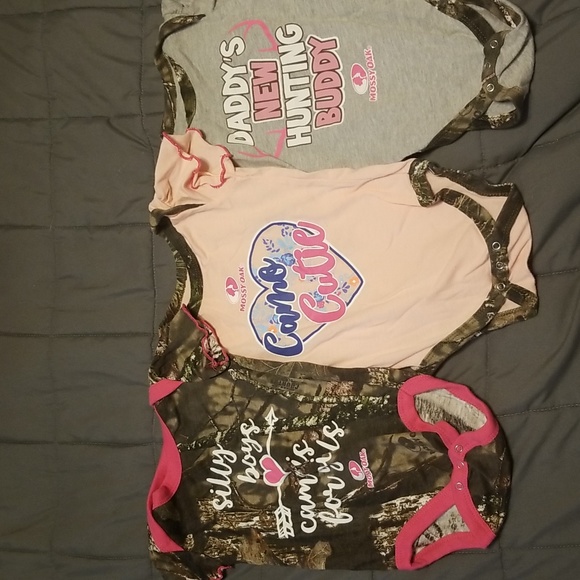 Mossy Oak 3 pack bodysuits camo - Picture 1 of 5